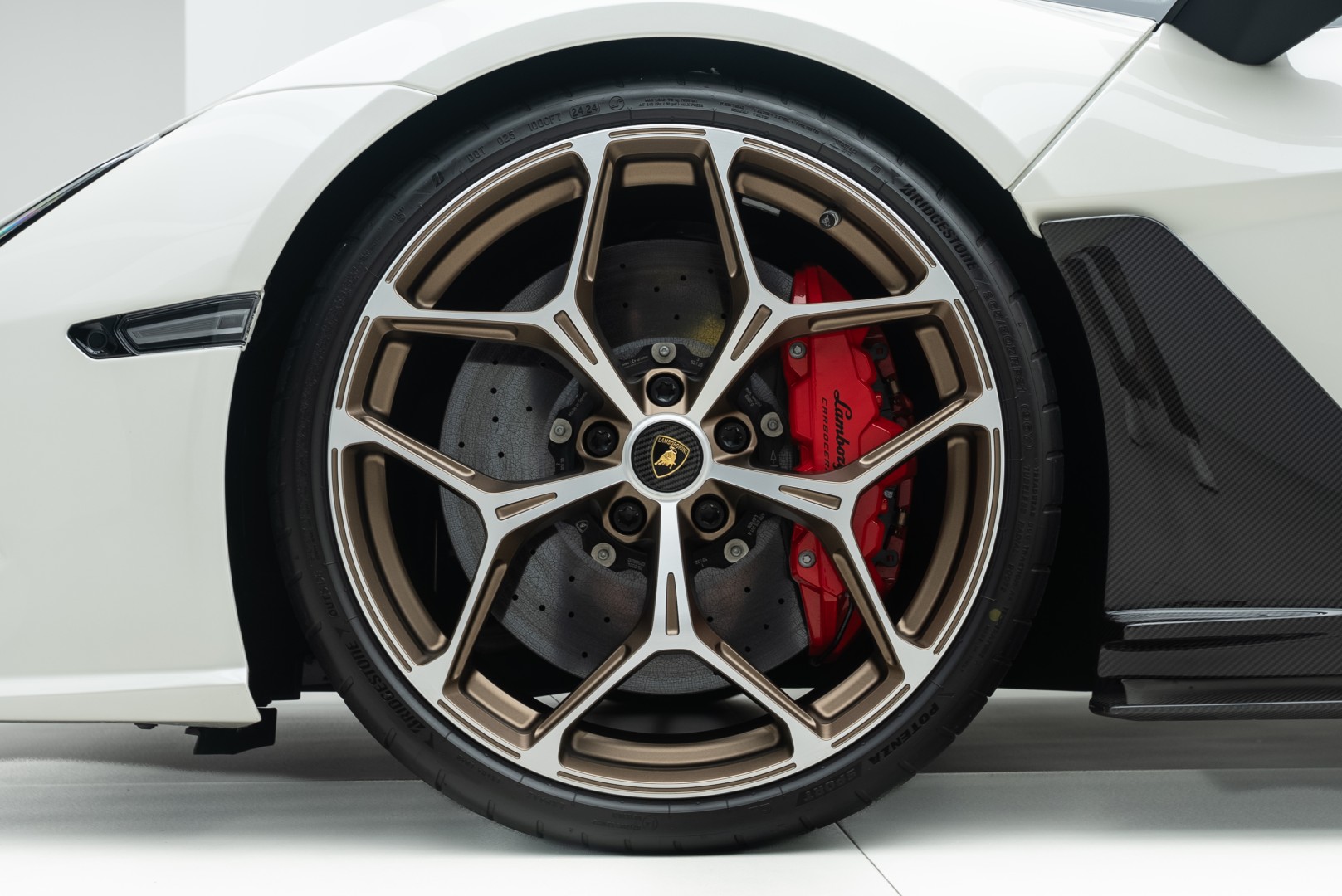 2024 LAMBORGHINI REVUELTO. FULL CARBON FIBER. STUNNING SPEC. MAIN DEALER WARRANTY AND SERVICE.